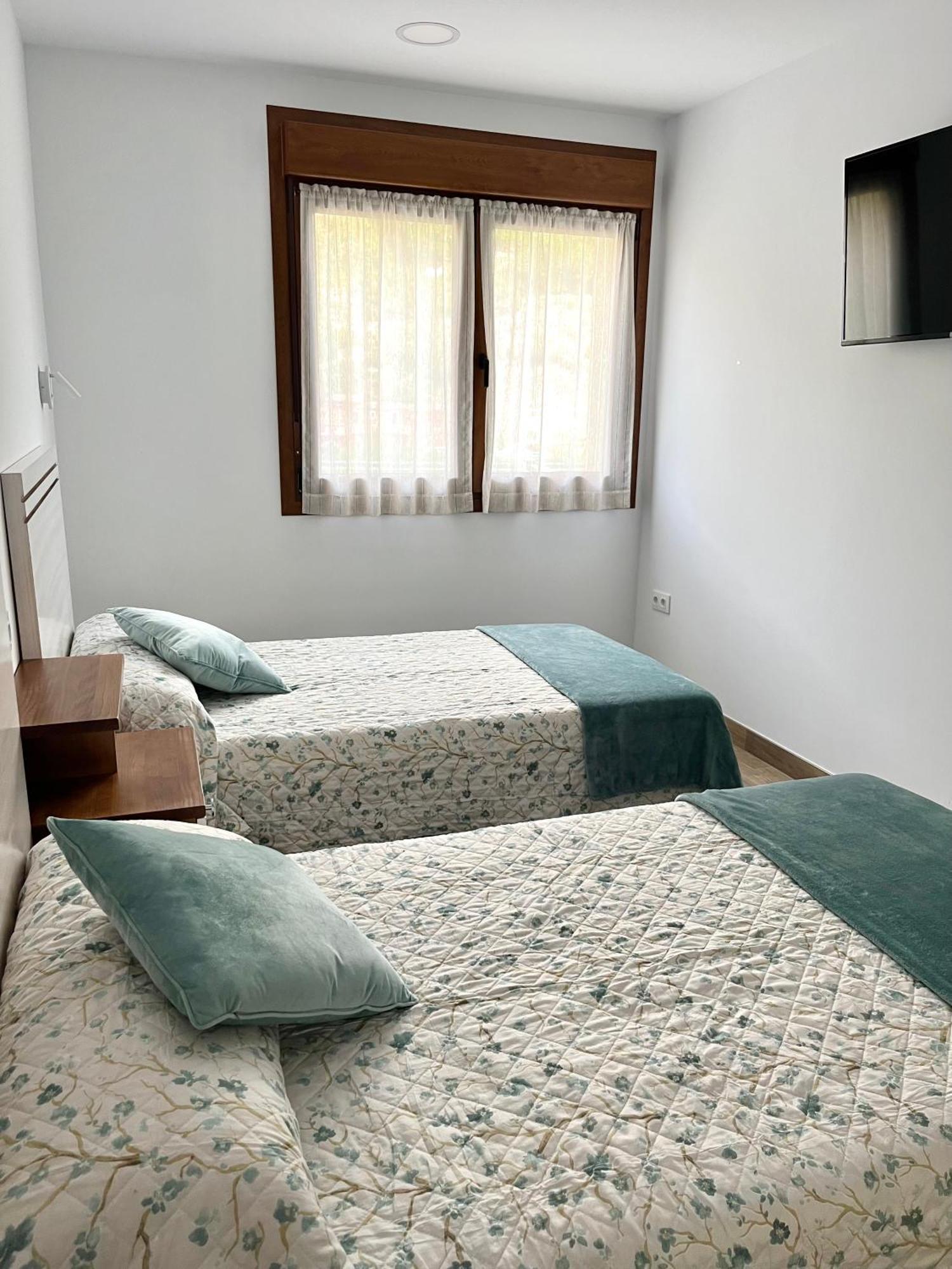 Apartamento Valbuena Потес Екстериор снимка